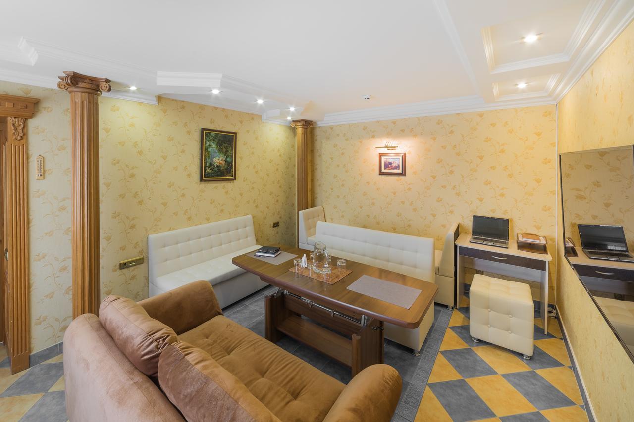 Paradise Hotel Gomel Exterior photo
