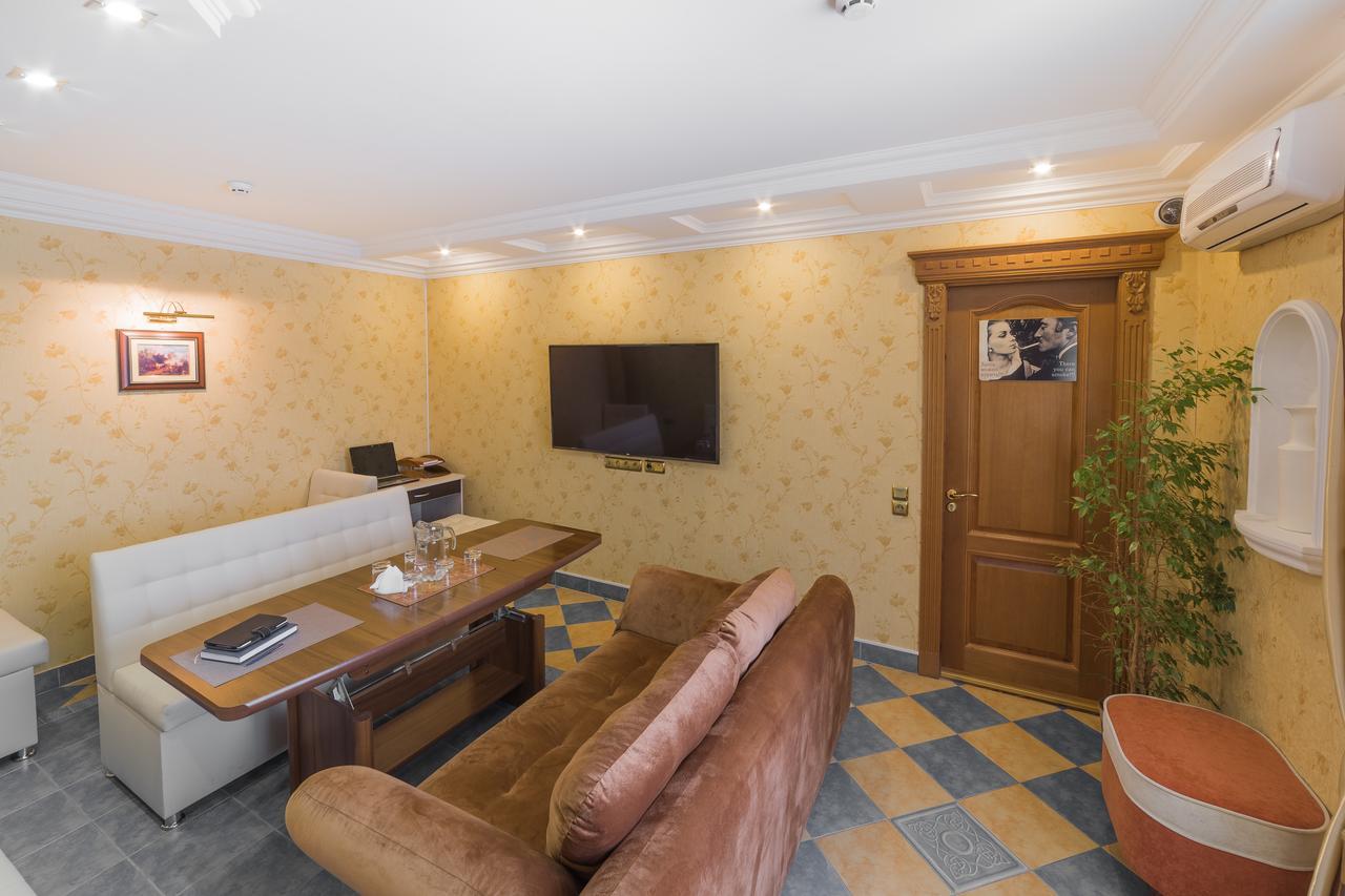 Paradise Hotel Gomel Exterior photo